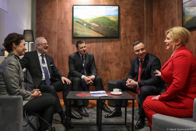 Davos: Prezydenci Polski, Chorwacji i Łotwy oraz premier Estonii apelowali o większą współpracę krajów Europy Środkowo-Wschodniej „dla swojego dobra, ale też dla dobra całej UE”