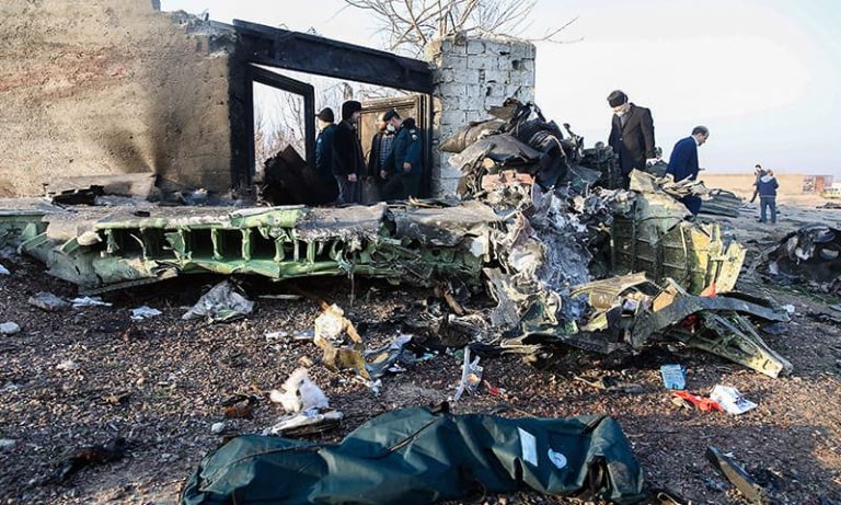 Ukraina: Zełenski nie wyklucza żadnej z wersji przyczyn katastrofy samolotu. Linie lotnicze: Maszyna była sprawna, brak pomyłki pilotów