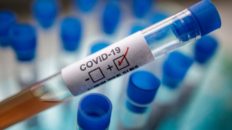 W Illinois zmarło prawie 3 tysiące ludzi zarażonych koronawirusem
