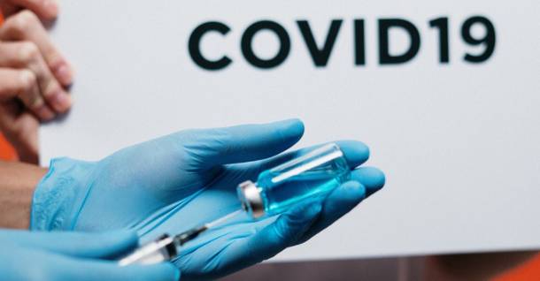 Maleje liczba hospitalizacji w związku z COVID-19