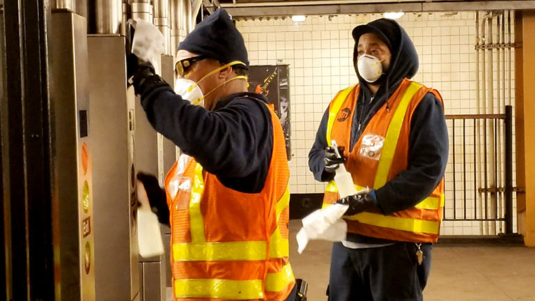 Pracownicy MTA po kwarantannie wracają do pracy