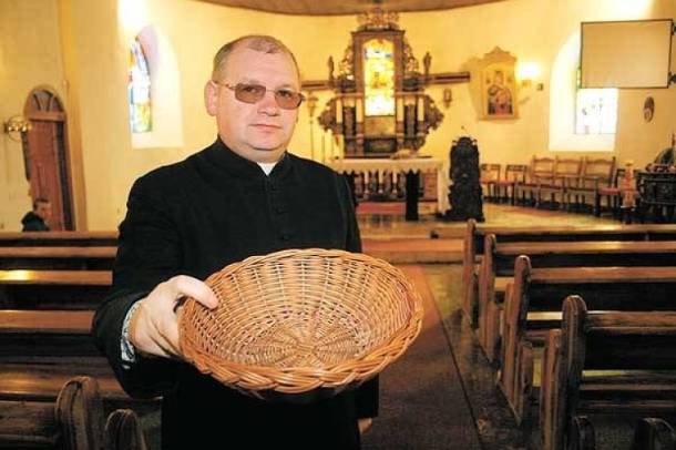 Ile Kościół straci na koronawirusie? W Toruniu proszą o „wdowi grosz” i podają numery kont