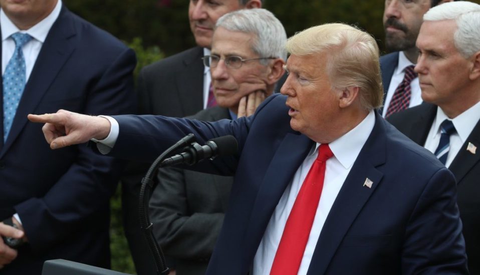 Sprzeciwił się terapii, którą popiera Donald Trump. Odwołano szefa agencji zajmującej się tworzeniem i badaniem szczepionek Sprzeciwił się terapii, którą popiera Donald Trump. Odwołano szefa agencji zajmującej się tworzeniem i badaniem szczepionek