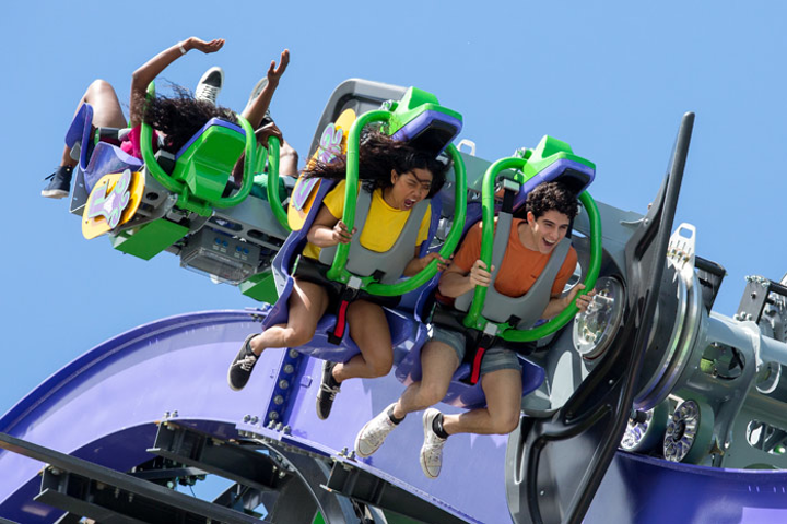 Six Flags zapowiada otwarcie parków rozrywki