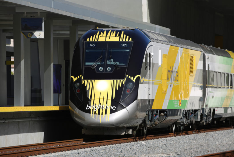 Brightline zawiesza trasy na południowej Florydzie Brightline zawiesza trasy na południowej Florydzie