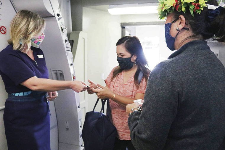 Pasażerowie amerykańskich linii lotniczych muszą nosić maseczki