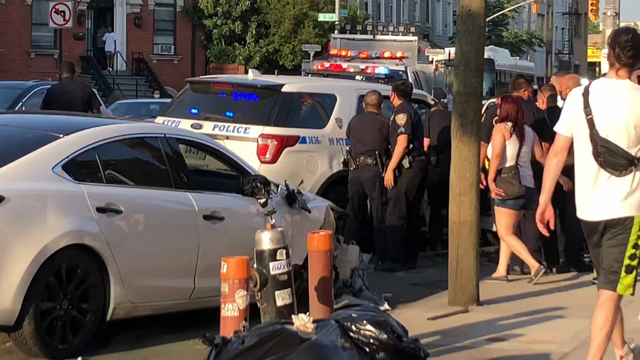 Kobieta została potrącona przez samochód na Brooklynie