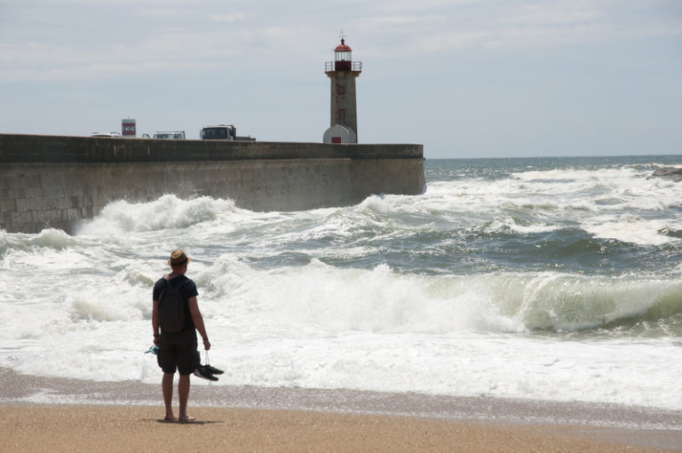 Portugalia/ Władze testują systemy ostrzegania przed tsunami. Naukowcy przestrzegają, że niebawem może dojść do silnego trzęsienia ziemi