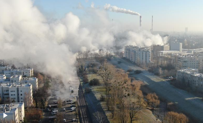 Awarie ciepłownicze w Warszawie, bez ciepła w sumie ponad 100 budynków na Mokotowie i Pradze Północ, w tym dwa szpitale