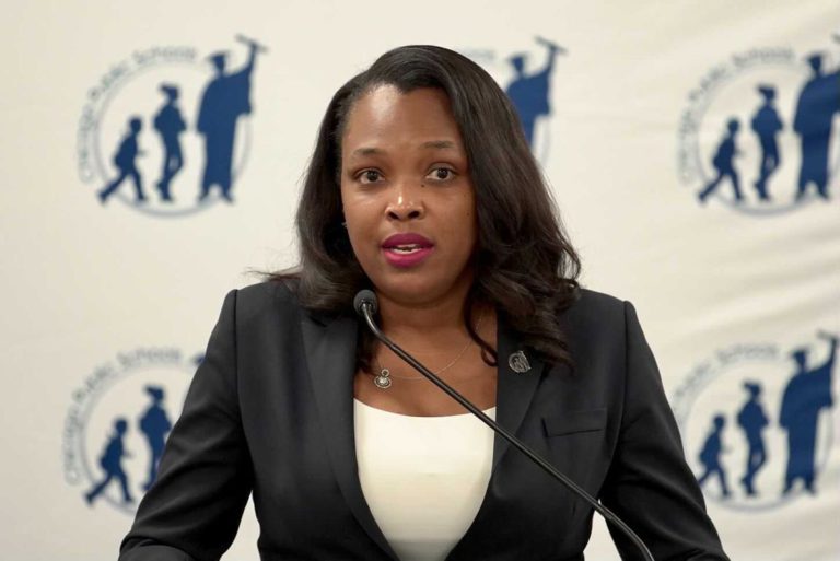 Prezes CPS, Janice Jackson planuje powrót licealistów do szkół