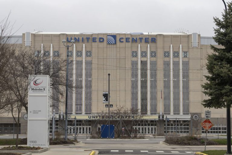 W czwartek rozpoczną się zapisy na szczepienia w United Center