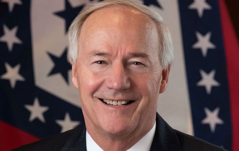 Gubernator Arkansas podpisał ustawę praktycznie zakazującą aborcji