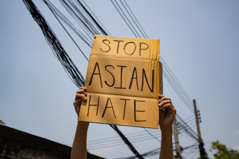 Raport LAPD: W Los Angeles było tylko 15 przestępstw nienawiści wobec Azjatów w całym 2020 roku