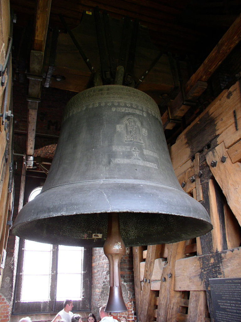 Kraków: Dzwon Zygmunt ma urodziny, na jego bicie odpowiedzą wszystkie dzwony w mieście