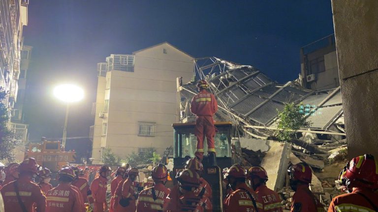 Chiny: Już 8 ofiar zawalenia się hotelu w Suzhou, trwają poszukiwania 9 osób