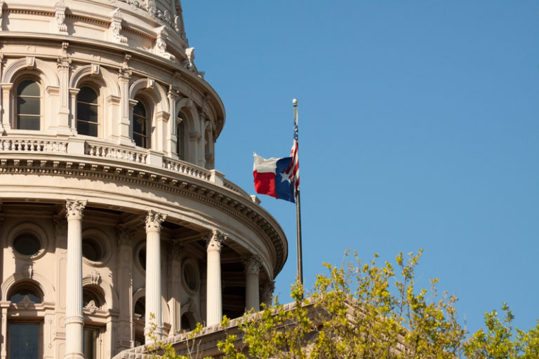 Teksas: Nowe prawo wyborcze coraz bliżej biurka gubernatora Abbota. Republikanie wygrali pierwsze głosowanie