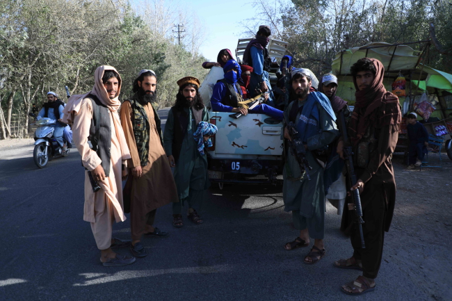 Talibowie świętują w pałacu prezydenckim w Kabulu zwycięstwo