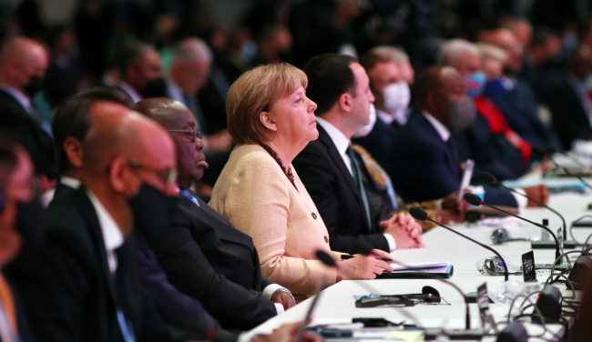 COP26/ Merkel: Potrzebujemy radykalnych zmian w sposobie życia