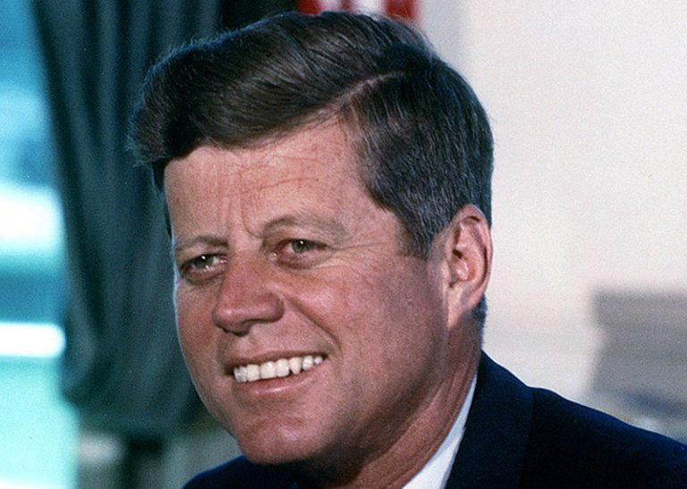 Administracja Trumpa upubliczniła dokumenty, dotyczące zamachu na Johna F. Kennedy’ego. Czy zabójca miał powiązania z rządem sowieckim?