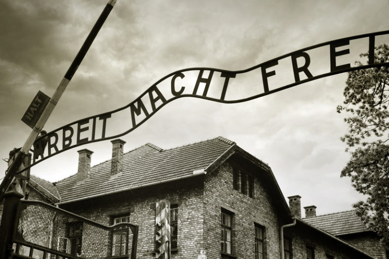„Auschwitz powstał z żądzy panowania i z megalomanii”. 78. rocznicy wyzwolenia niemieckiego obozu