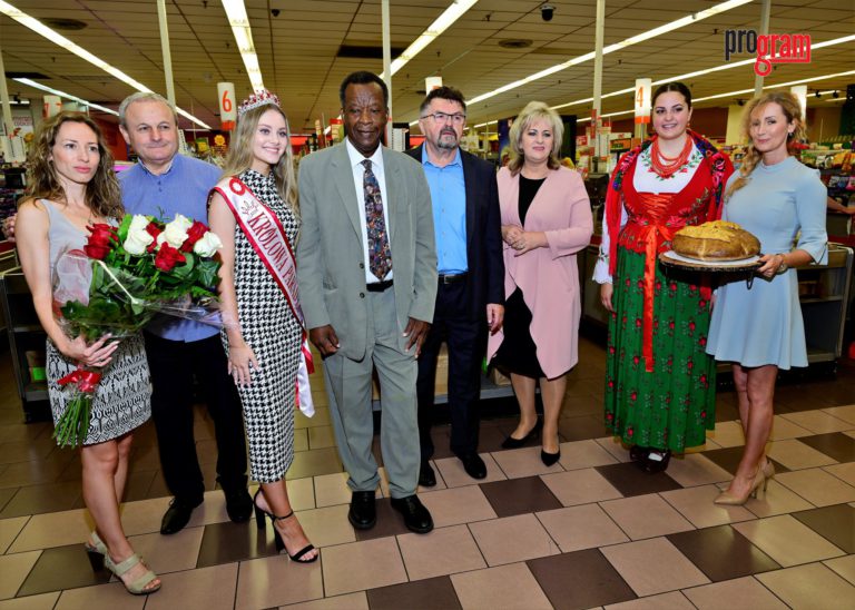 Fundacja Wilsona przekaze $ 200,000 na kupony żywnosciowe w sieciach sklepów Montrose Deli, Shop & Save Markets i Seafood City