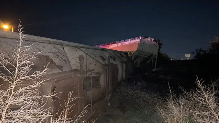 Dwa wagony wykoleiły się w El Paso, uszkadzając linię gazową. Nie żyje jedna osoba