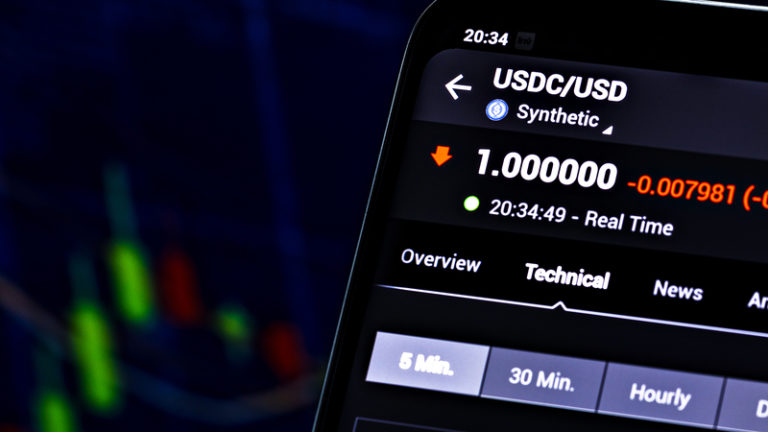 Kalifornijska „BitLicense” na biurku gubernatora. „Krótkowzroczne i nieprzydatne ograniczenia”