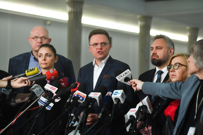Hołownia o głosowaniu przeciw ustawie o SN: Ta ustawa nie da Polsce pieniędzy na KPO