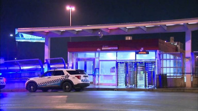 Śmiertelne ugodzenie nożem na stacji CTA w Chicago. Związkowcy domagają się większego bezpieczeństwa