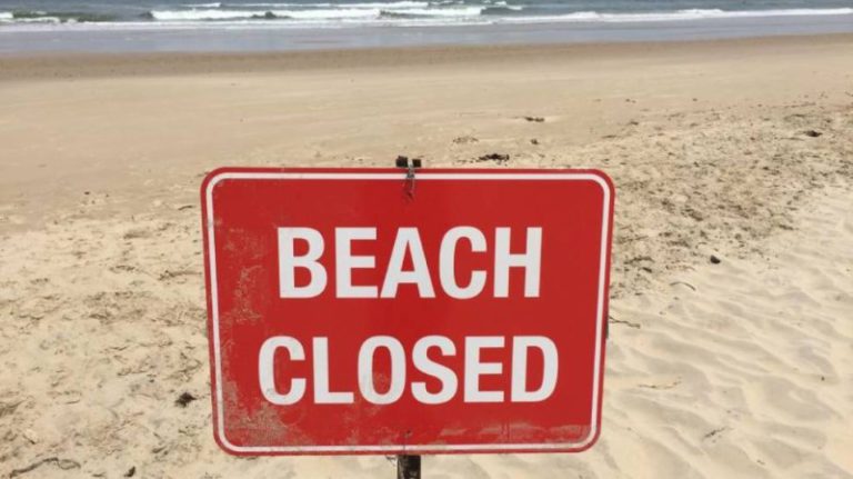Zamknięte plaże i inne utrudnienia w związku z fatalną jakością powietrza