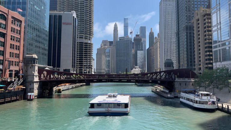 Houston dogania Chicago w liczbie mieszkańców