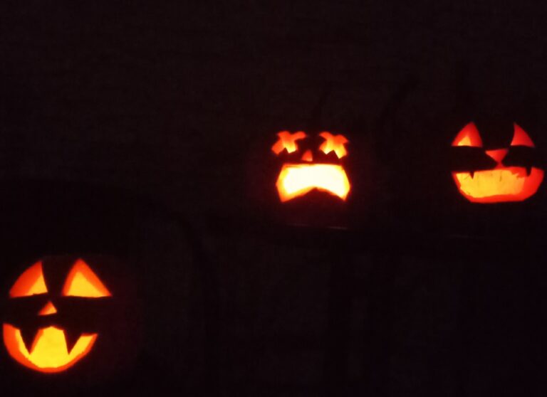 Halloween i Dzień Wszystkich Świętych – dwie strony tego samego medalu
