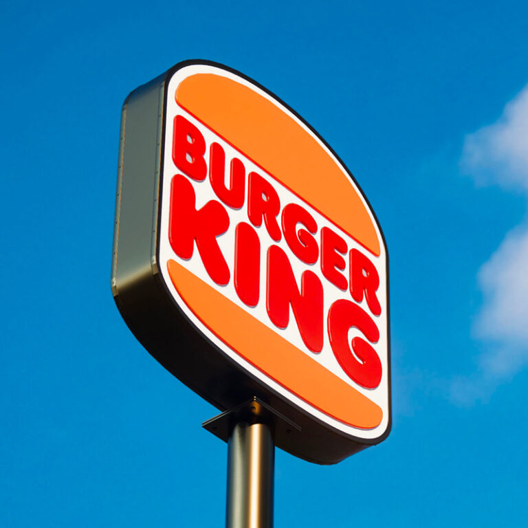 Turcja/ Atak przy użyciu noża na pracownika restauracji Burger King. „Wasze jedzenie jest splamione krwią dzieci”
