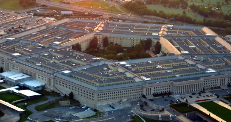 „Washington Post”: Pentagon kupował paliwo pochodzące z Rosji