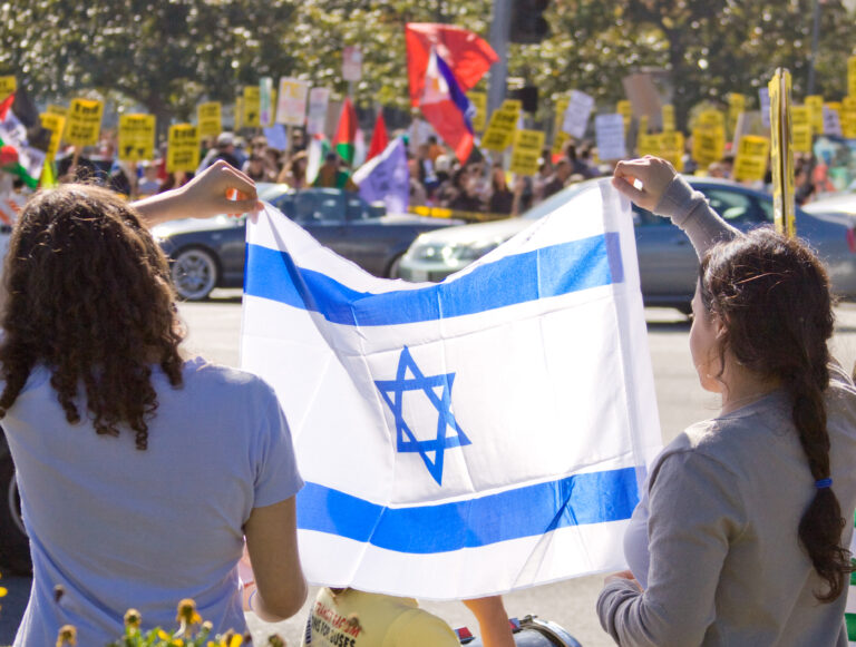 Kalifornia. 69-latek zmarł po starciach pomiędzy manifestacjami pro-palestyńskimi i pro-izraelskimi