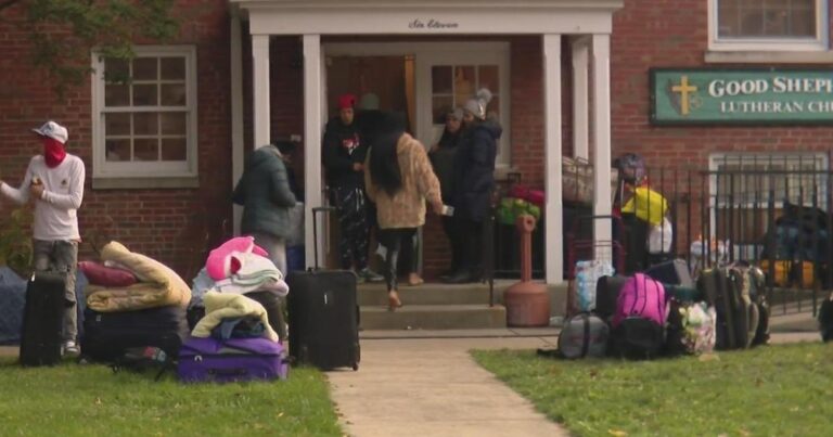 Władze Oak Park przyjęły migrantów i ogłosiły stan klęski żywiołowej