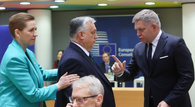 Konflikt Węgier z UE będzie narastał, ale Orban nie może pozwolić sobie na Huxit