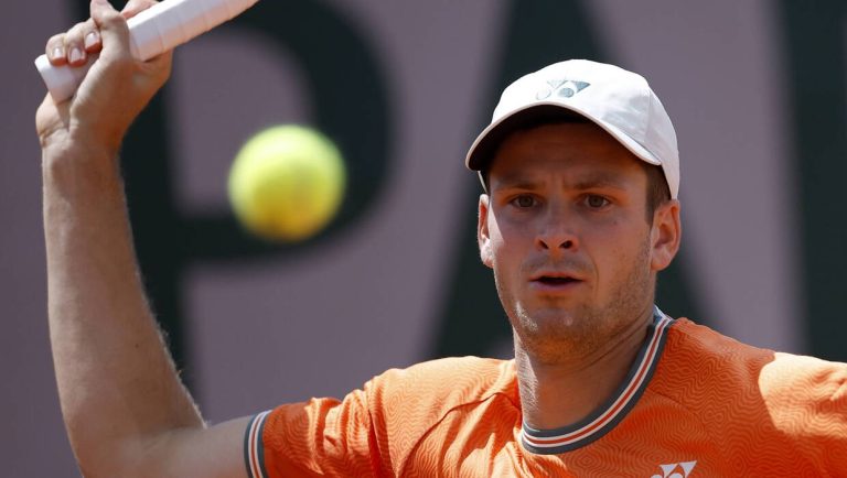 Hubert Hurkacz awansował do trzeciej rundy French Open
