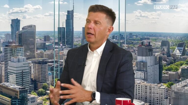 Petru: Jedyny nowy podatek, o którym się cicho rozmawia, to przejściowy podatek wojenny
