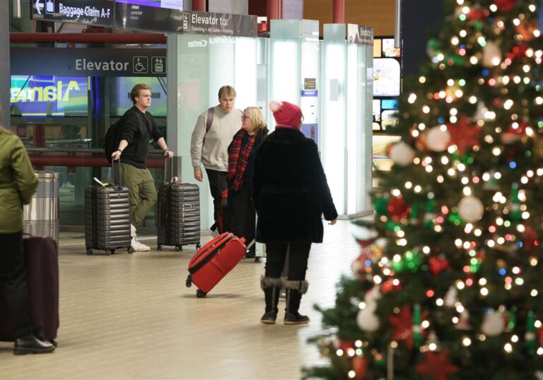 Największe chicagowskie lotnisko ma w poniedziałek odprawić ponad 240 tysięcy pasażerów
