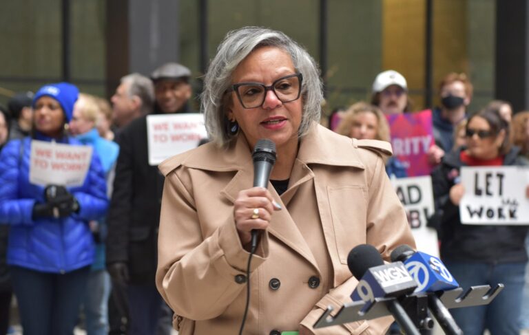 Politycy partii demokratycznej na proteście pracowników federalnych w Chicago
