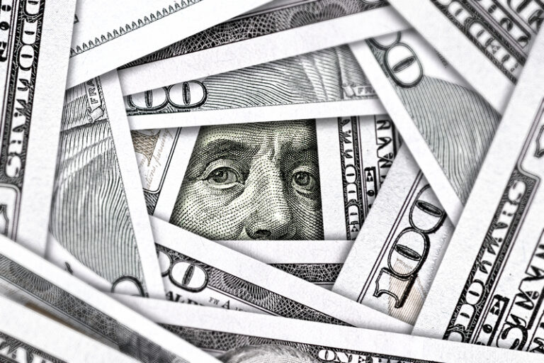 Lichwiarz z Florydy oszukiwał podwójnie. Okradł inwestorów na 66 mln dolarów
