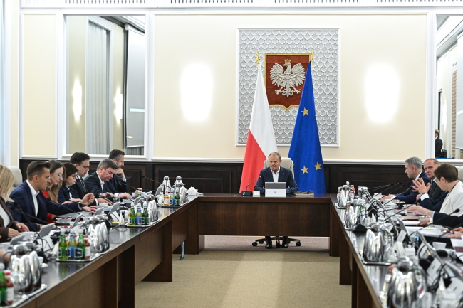 Wielka dziura w budżecie w kwietniu. Rok temu była nadwyżka 4 mld zł. Dziś brakuje 1,6 mld zł