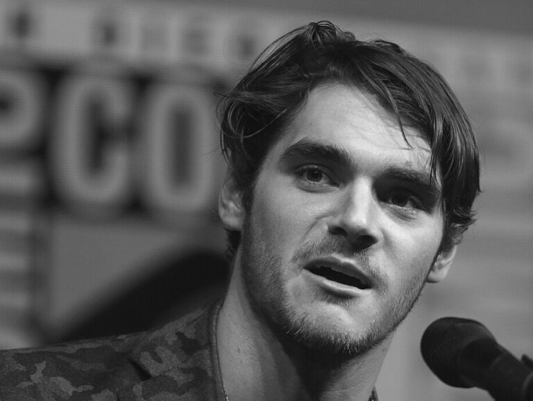 Nie żyje aktor RJ Mitte, znany m.in. z serialu „Breaking Bad”. Policja wszczęła śledztwo